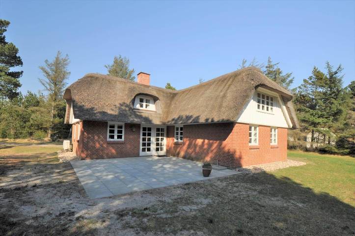 Ferienhaus für 8 Personen, mit Whirlpool und Terrasse sowie Sauna in Vedersø Klit