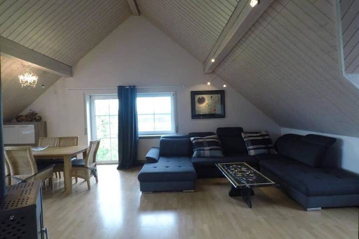 Ferienwohnung für 6 Personen, mit Terrasse und Garten sowie Ausblick