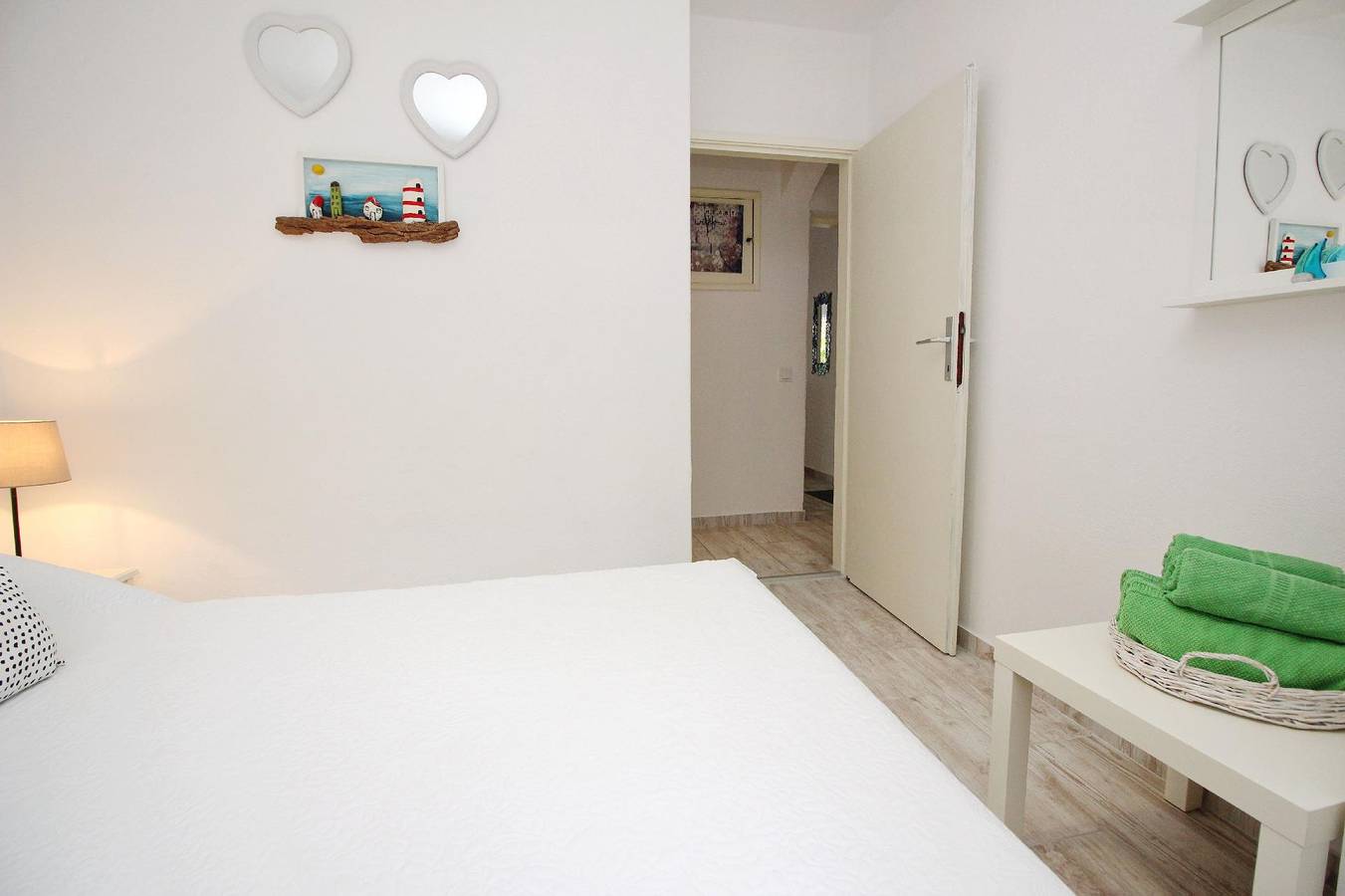Cały apartament wypoczynkowy, Apartament wakacyjny dla 4 osób z taras in Zarok, Baska