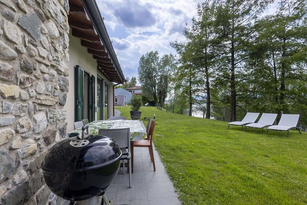 Alleinstehendes Ferienhaus mit  W-Lan, privatem Pool, Klimaanlage, Tv, Innenhof, Haustiere erlaubt in Gemeinde Iseo, Iseosee