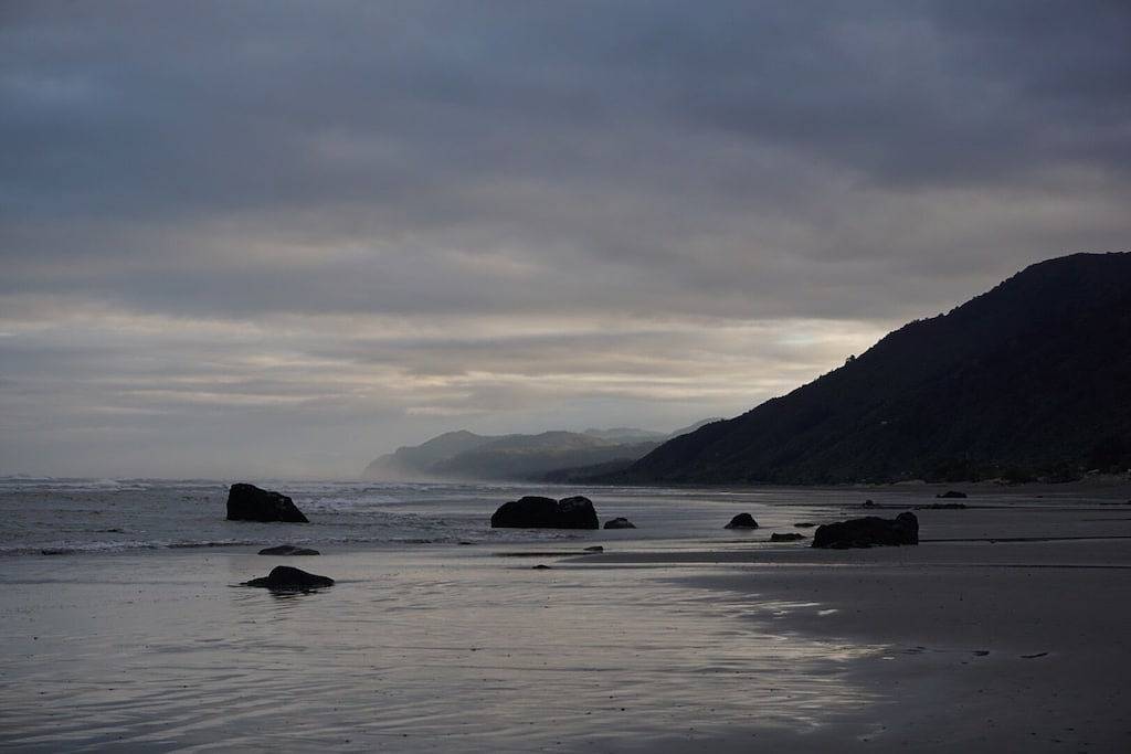 Nestled in the beautiful New Zealand bush a classic Kiwi bach. in West Coast (Neuseeland)