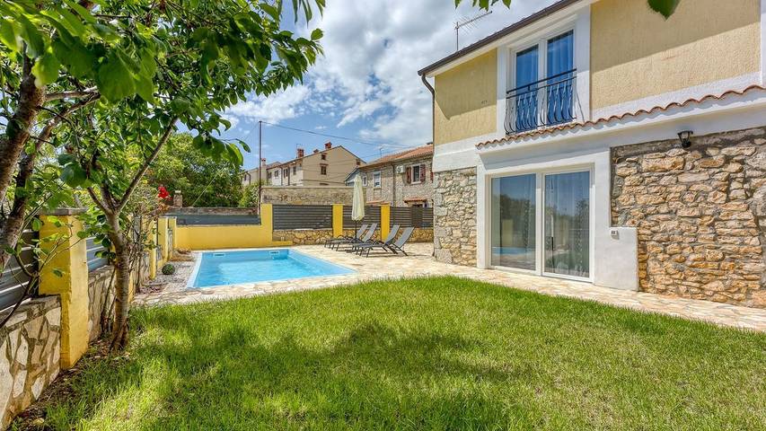 Ferienhaus für 4 Personen, mit Terrasse und Pool in Kastelir - 3