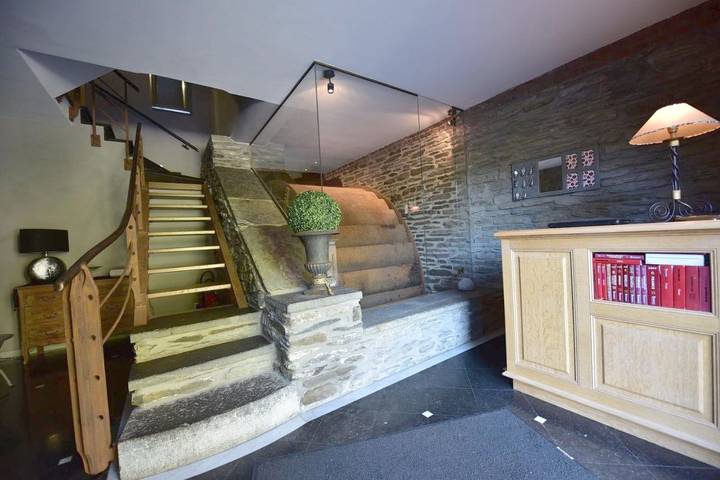 Hôtel pour 3 personnes, avec terrasse dans Beausaint - 2