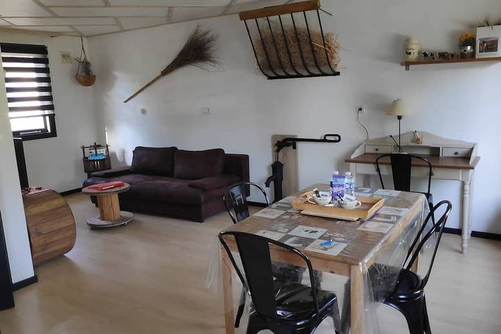 Gîte pour 4 personnes, avec jardin à Brailly-Cornehotte