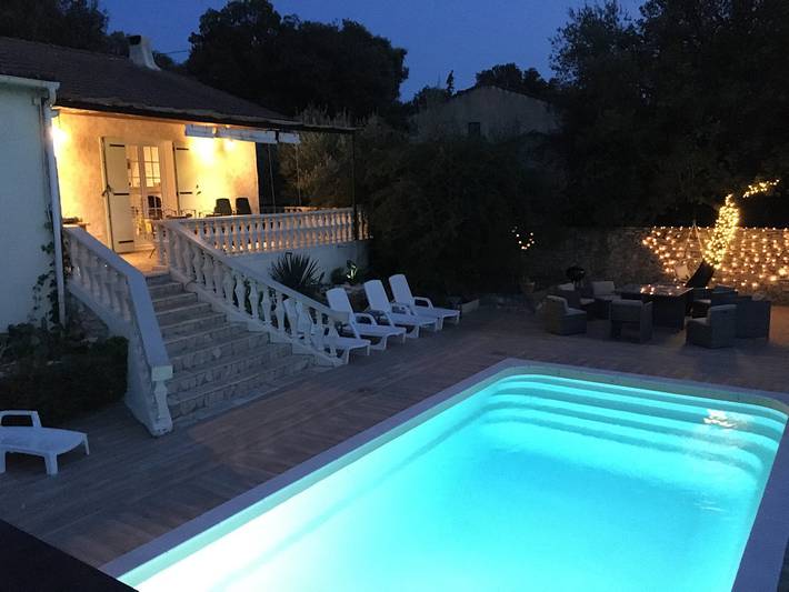 Gîte pour 6 personnes, avec balcon ainsi que piscine et jardin