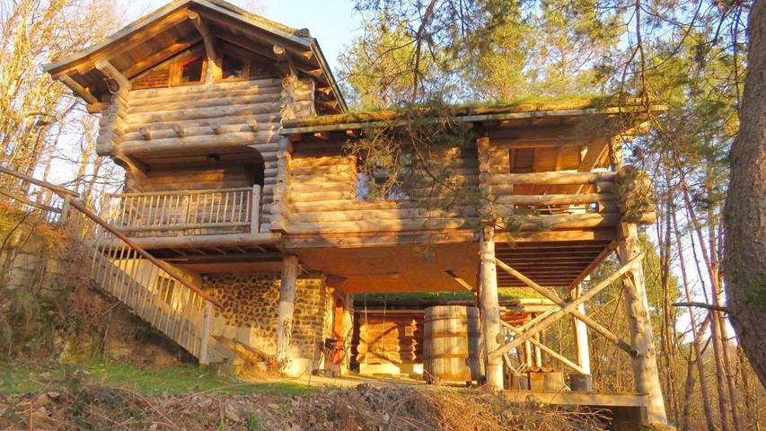 Gîte pour 4 personnes, avec Balcon et Terrasse ainsi que Jardin et Sauna à Saint-Martial-de-Gimel