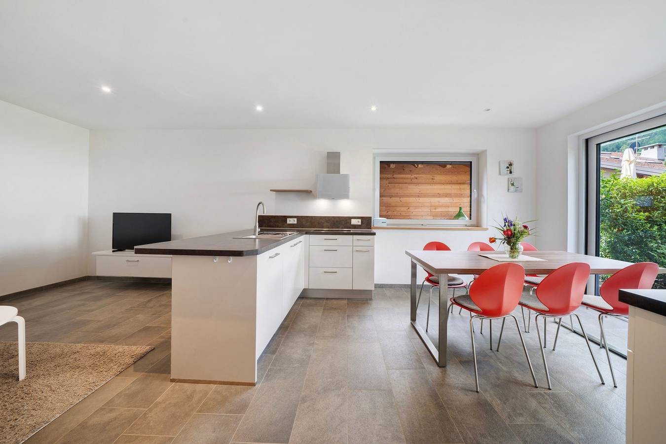 Ganze Wohnung, Ferienwohnung 'Stettnerhof Mayenburg' mit Bergblick, Terrasse und Wlan in Völlan, Lana