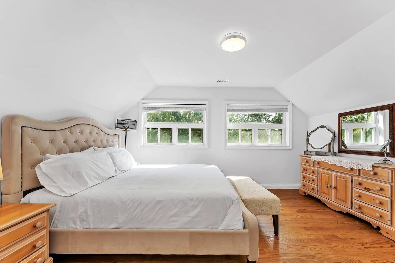 Appartamento intero, Private 2bdrm unit with ensuite Laundry -  U5A in Burlington (Ontario), Lago Ontario (Kanada)