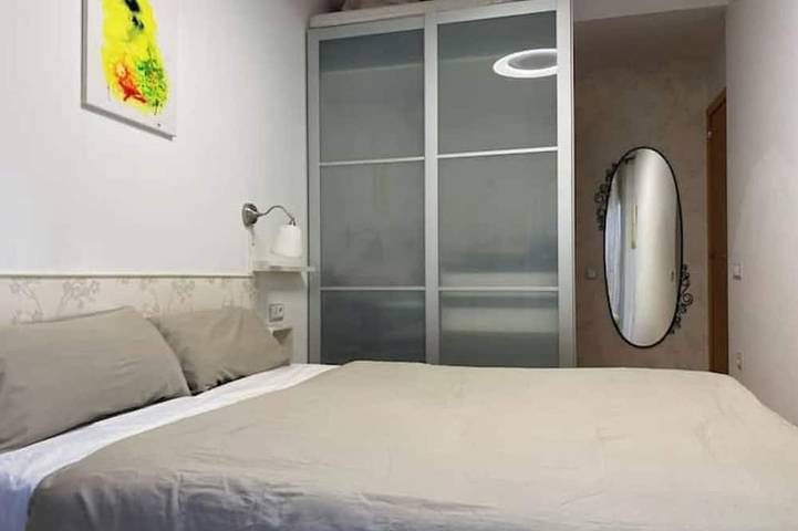 Apartamento entero, Confort Familiar Soleado. Parking y wifi in Tarrasa, Interior de Barcelona