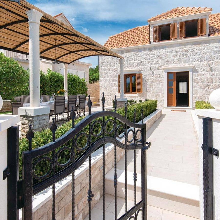 Holiday Home Lovište in Dubrovnik-Neretva
