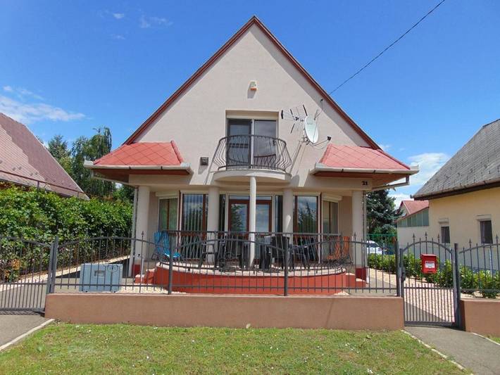 Ferienwohnung für 8 Personen, mit Ausblick und Garten - 1