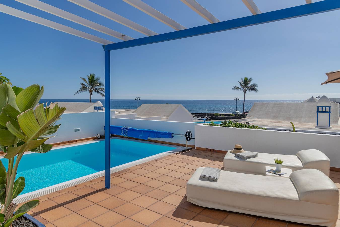 Vacation Villa 'Turqué' with Sea View, Private Pool and Wi-Fi in Punta de las Mujeres, Haría