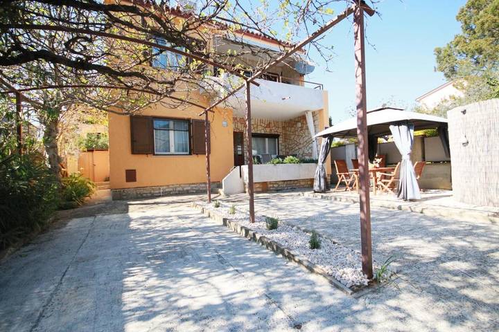 Apartamento de vacaciones para 4 personas, con jardín y vistas - 1