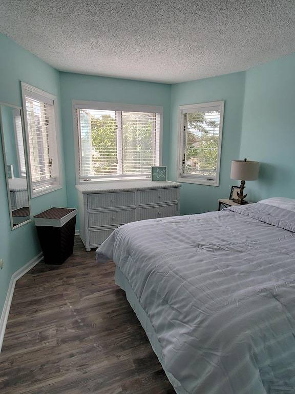 Ganze Wohnung, 2 Schlafzimmer 1 Bad Modern Oceanfront Condo mit Blick auf den Strand in Toms River, Ocean County