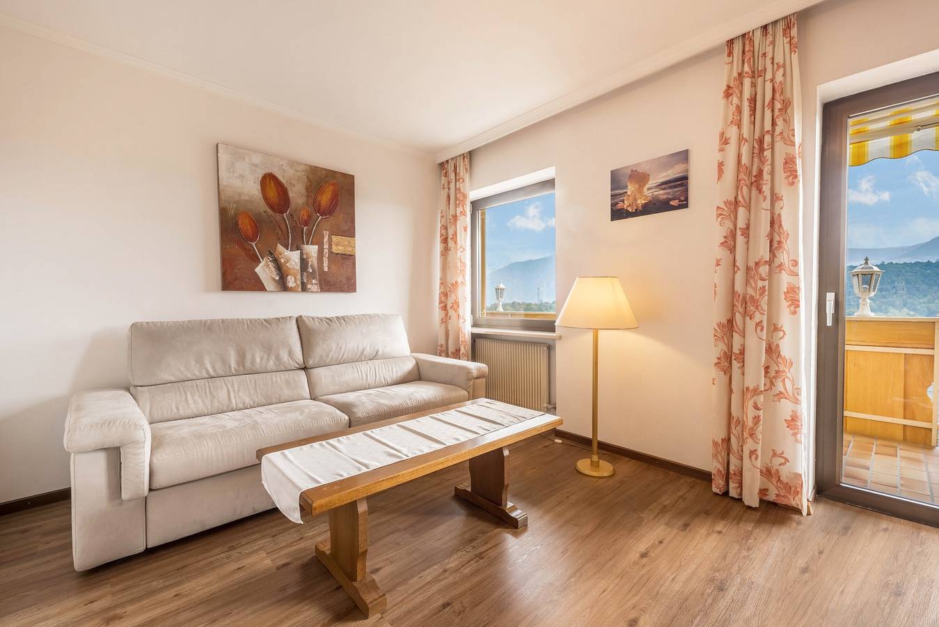 Ganze Wohnung, Ferienwohnung "Residenz Kronstein - 6" mit Balkon, Gemeinschaftsgarten und Blick auf die Berge in Tisens, Nonsberggruppe