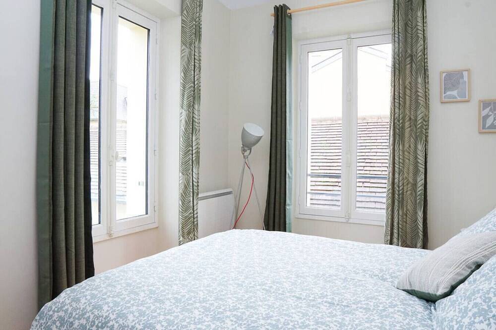 Ganze Wohnung, Luxury flat with 2 bedrooms, terrasse in downtown in Versailles, Yvelines