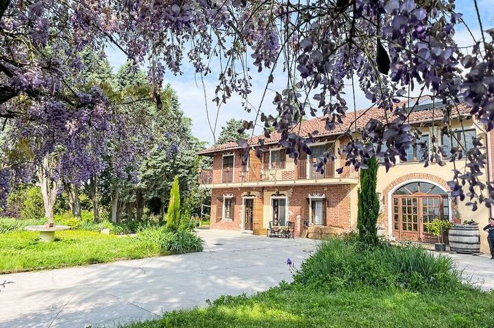 Agriturismo per 6 persone, con giardino ad Asti (Comune)