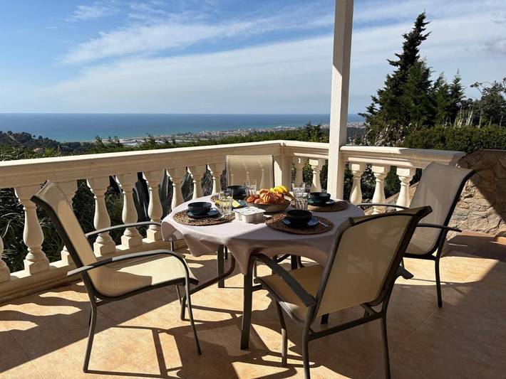 Casa rural para 8 personas, con Balcón y Terraza además de Jardín y Piscina en Santa Susana - 4