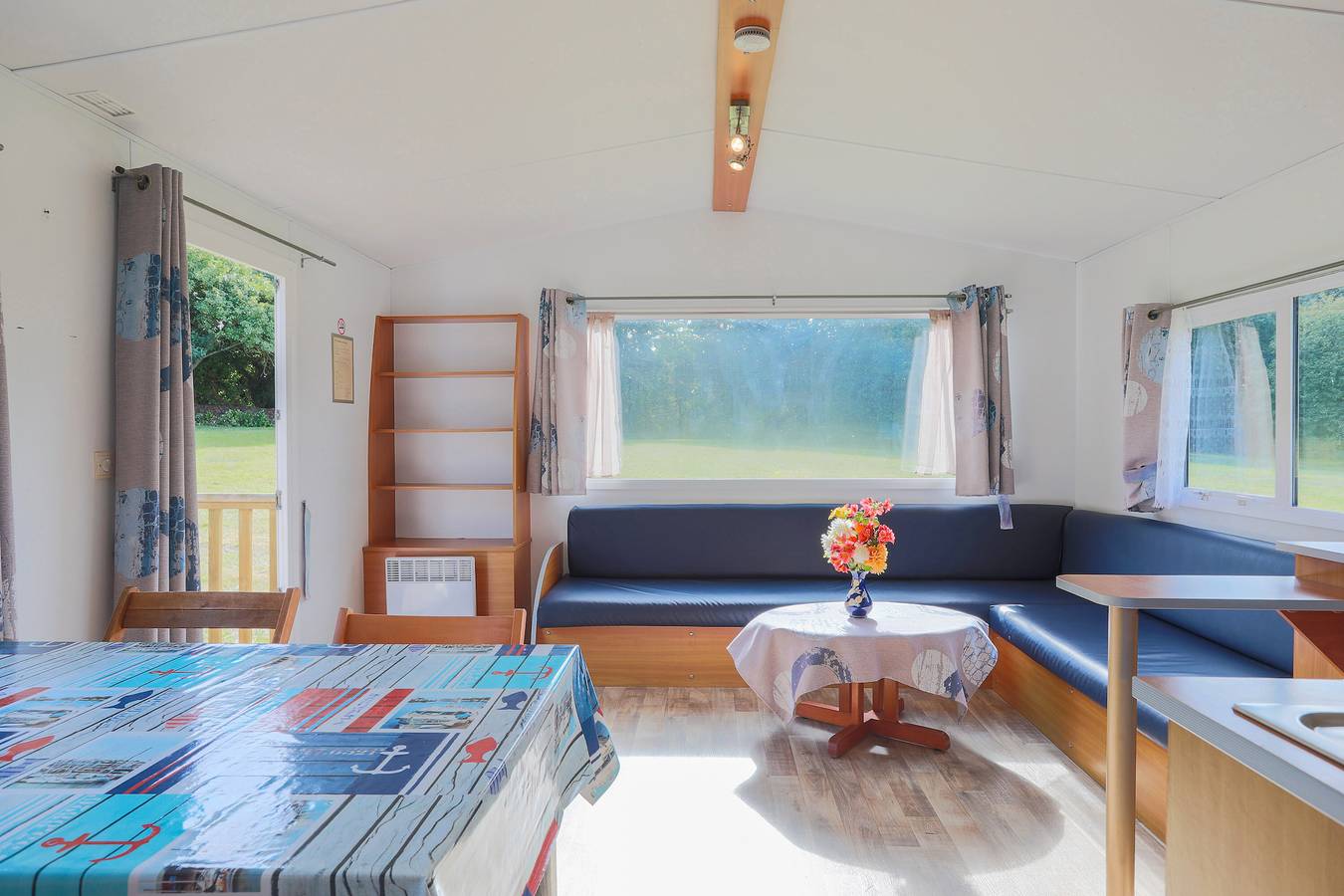 Mobile Home 'Loft' avec terrasse privée et jardin privé in Plouha, Côte de Goëlo