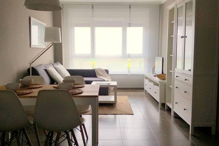 Ferienwohnung für 4 Personen, mit Terrasse und Ausblick sowie Pool, mit Haustier - 1