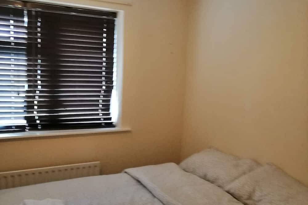 Casa y lejos, 1 habitación privada, compartiendo la casa con otros 2 invitados. in Mánchester, Gran Mánchester