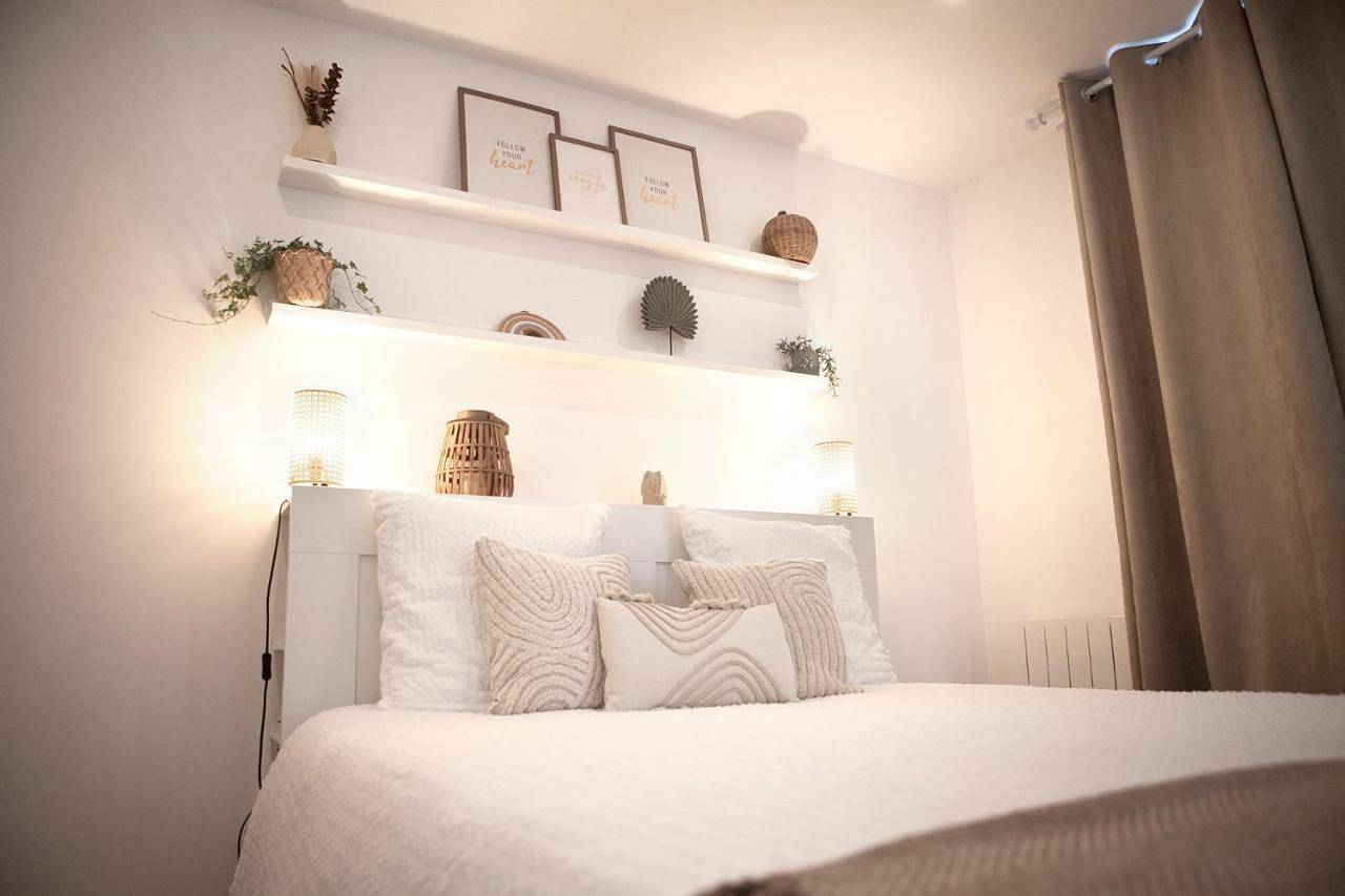 Appartement entier, One-Bedroom Apartment in Les Lilas, Seine-Saint-Denis