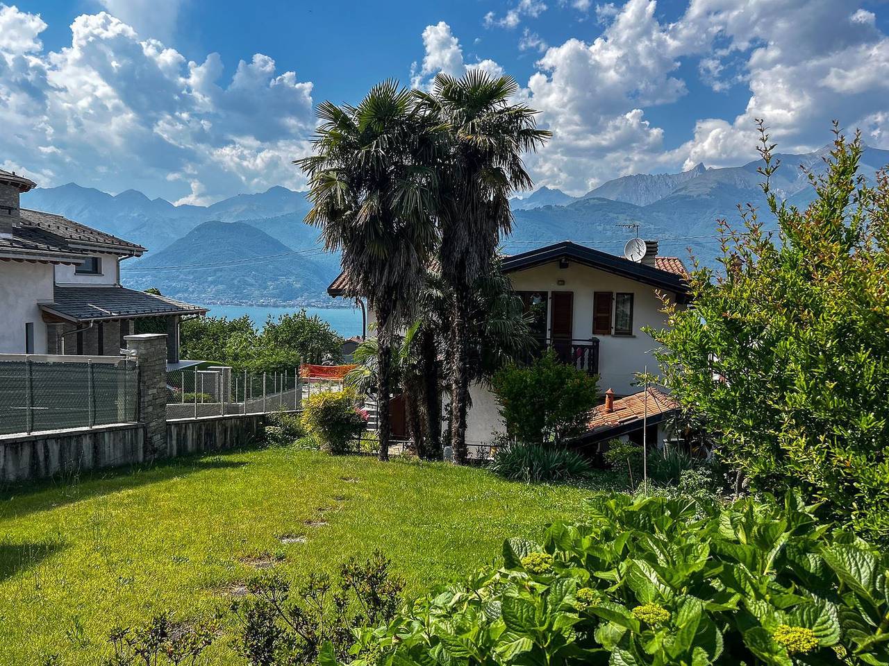Appartement entier, Appartement de vacances pour 4 personnes avec jardin in Colico, Alpes orobiennes occidentales