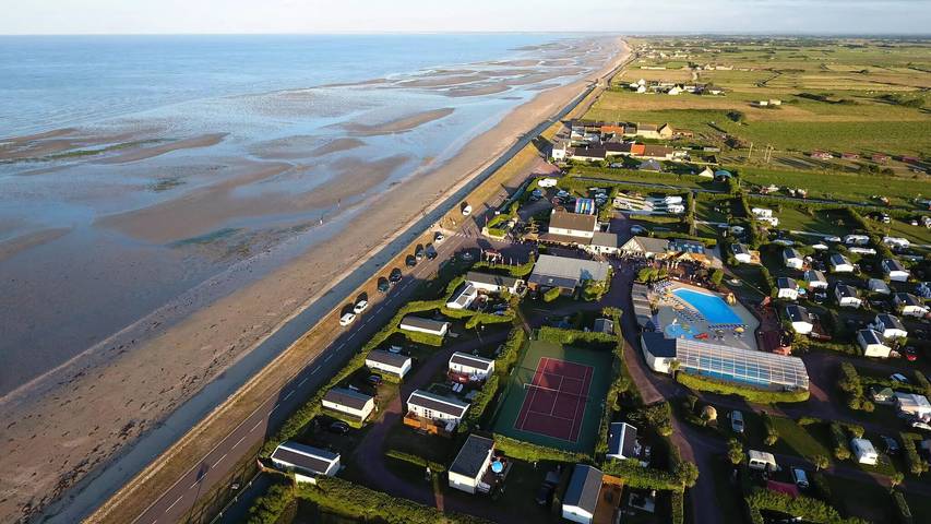 Mobil home pour 4 personnes, avec piscine ainsi que terrasse et sauna à Ravenoville - 2