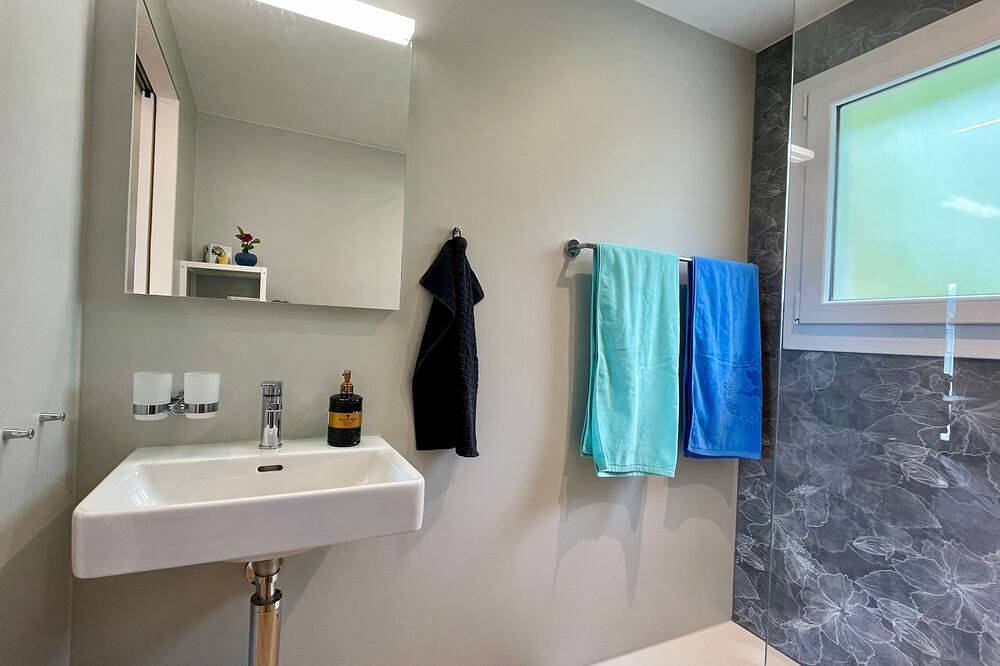 Helle Dachwohnung im Chalet Bärgblick in Vitznau, Vierwaldstättersee