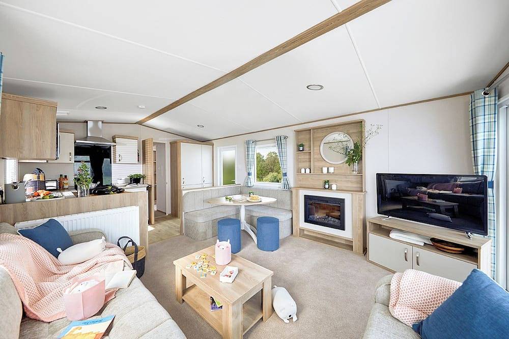 Platinum 2 No Pet Sleeps 4 in Cornwall