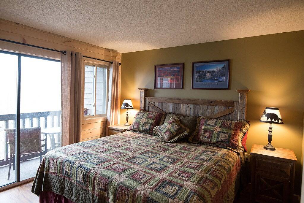 Ganze Wohnung, Umgestaltet, um wie eine Berghütte auszusehen! in Gatlinburg, Sevier County