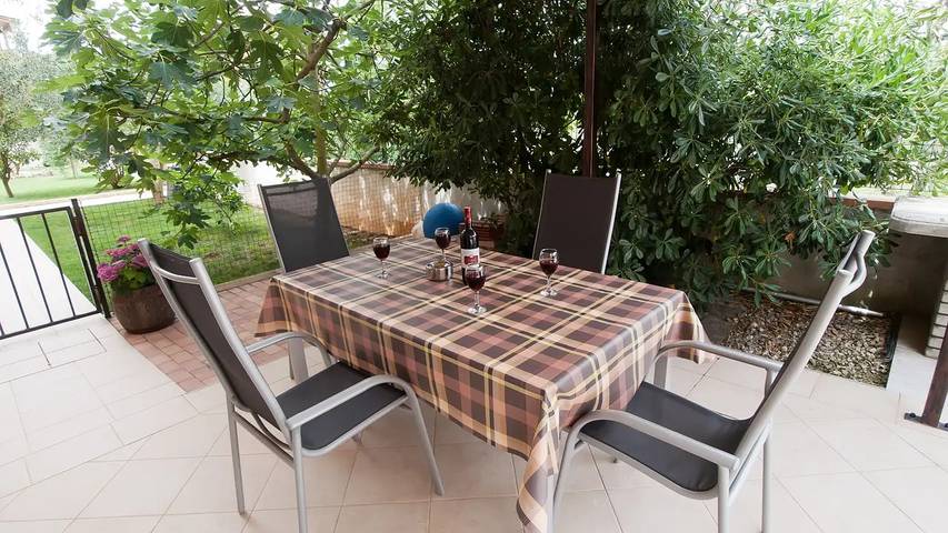 Ferienwohnung für 4 Personen, mit Terrasse