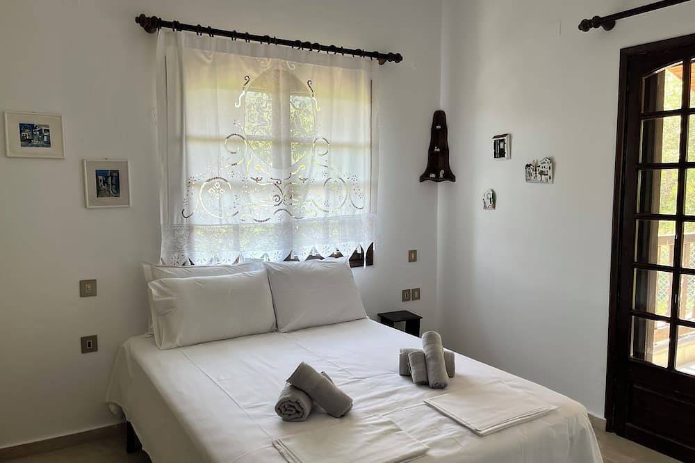 Sea view traditional cottage in Platamonas, Olympos Nationaal Park