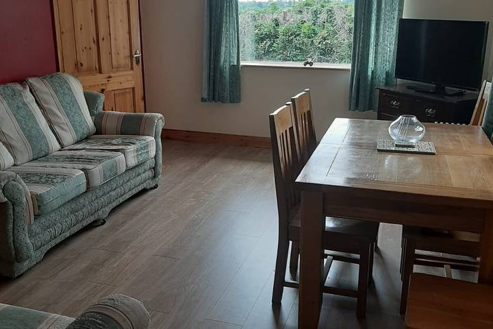 Ferienhaus für 7 Personen, mit Terrasse und Garten sowie Seeblick in Irland - 4