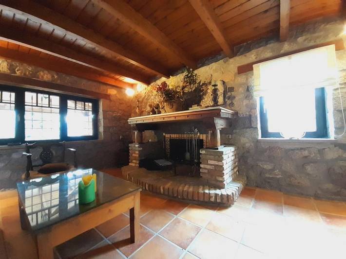 Casa de vacaciones para 6 personas, con vistas y jardín en Delfos