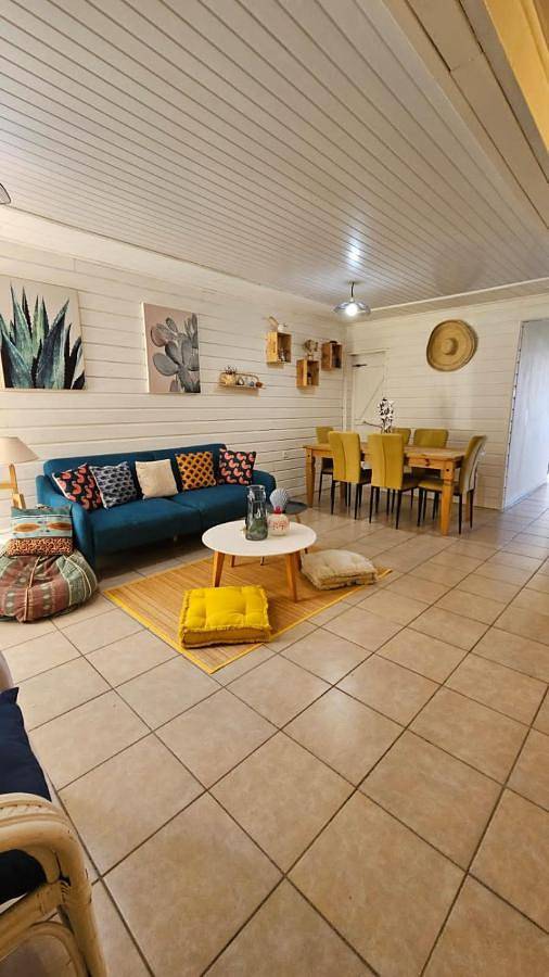 Location de vacances pour 6 personnes, avec vue ainsi que piscine et jardin dans Plage de Bois Jolan - 2