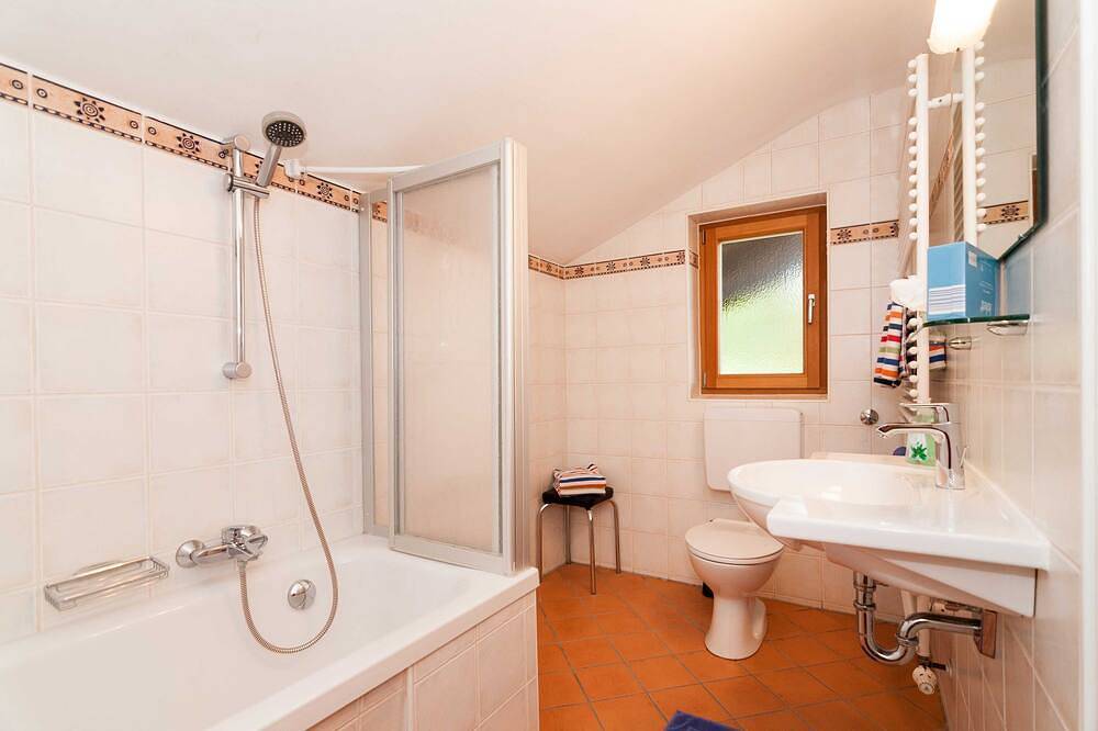 Apartamento 16 - Guesthouse Apartments Liedschreiber Gbr in Rottach-Egern, Alpes Bávaros