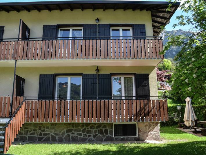 Ferienhaus für 6 Personen, mit Balkon/Terrasse und Garten sowie Pool in Molina di Ledro