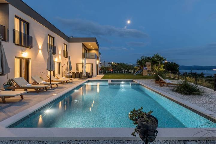 Ferienhaus für 12 Personen in Podstrana