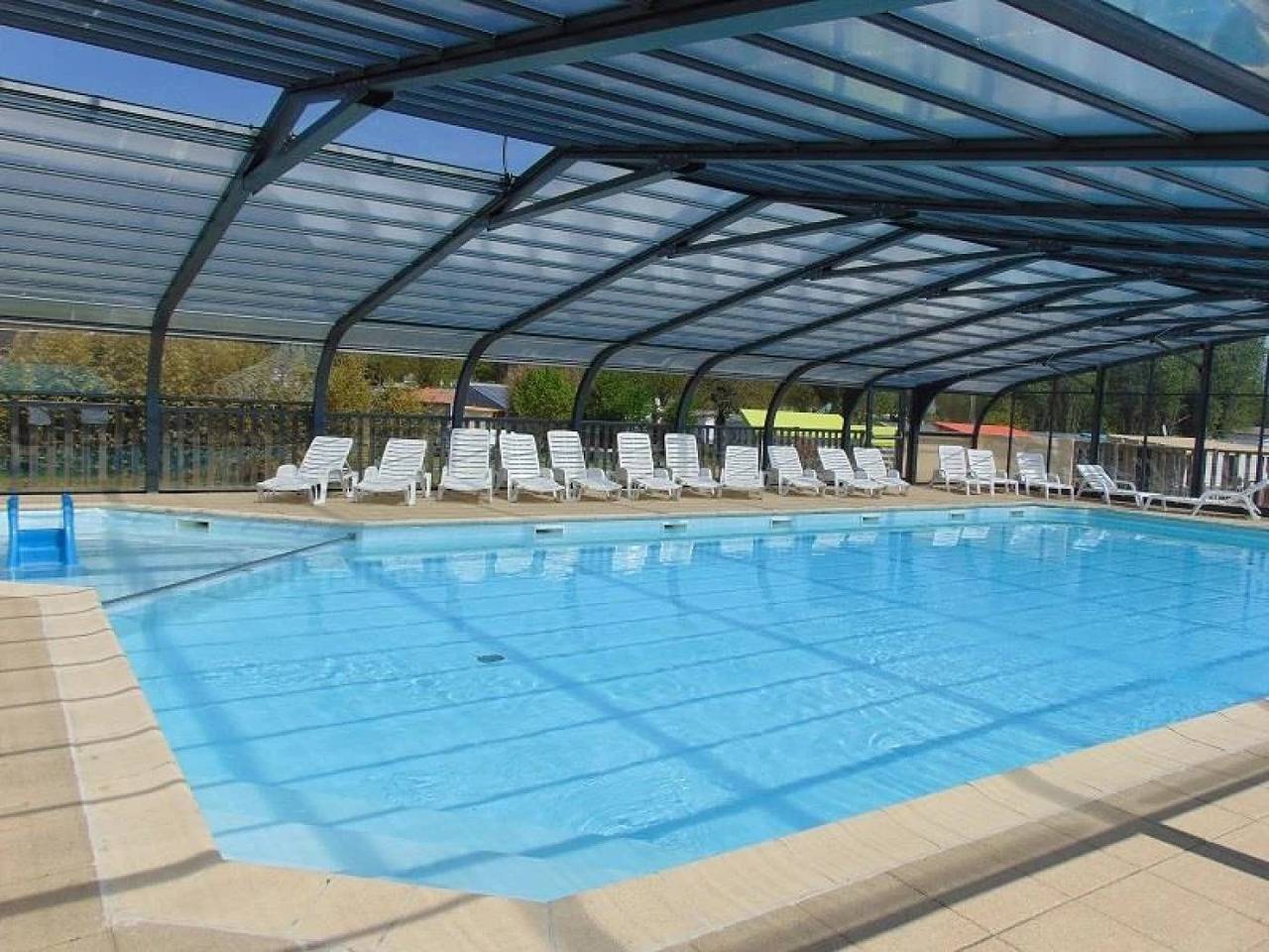 Zecamping 3* piscine couverte animaux acceptés club enfant locatif Tv in Avrillé (Vendée), Vendée