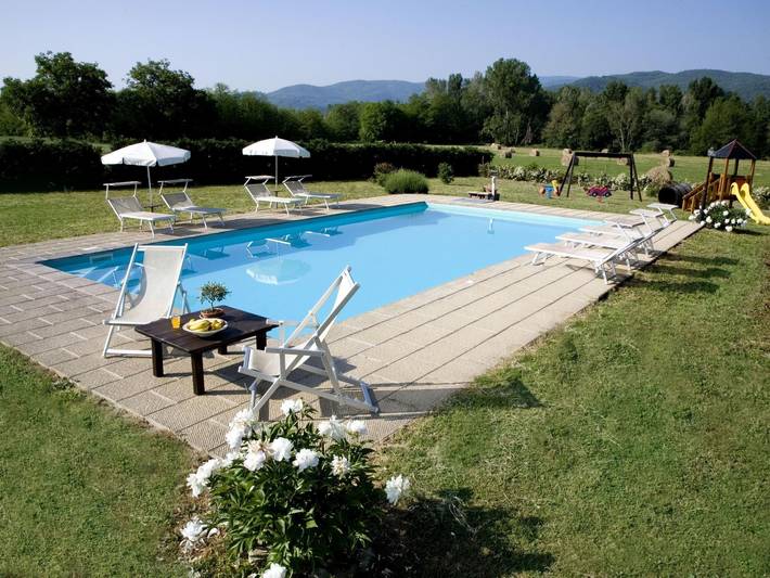 Location de vacances pour 9 personnes, avec jardin ainsi que piscine et terrasse, animaux acceptés à Poppi - 4