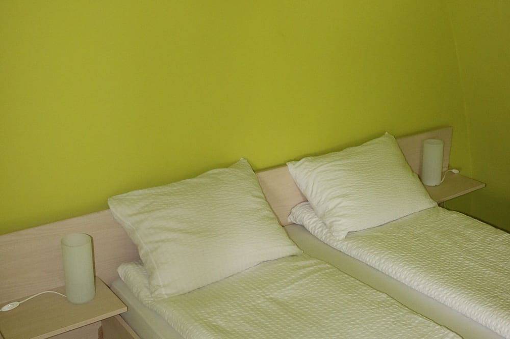 Private holiday home for 8-10 people, pool, air conditioning, in Siofok, Siófok und Umgebung