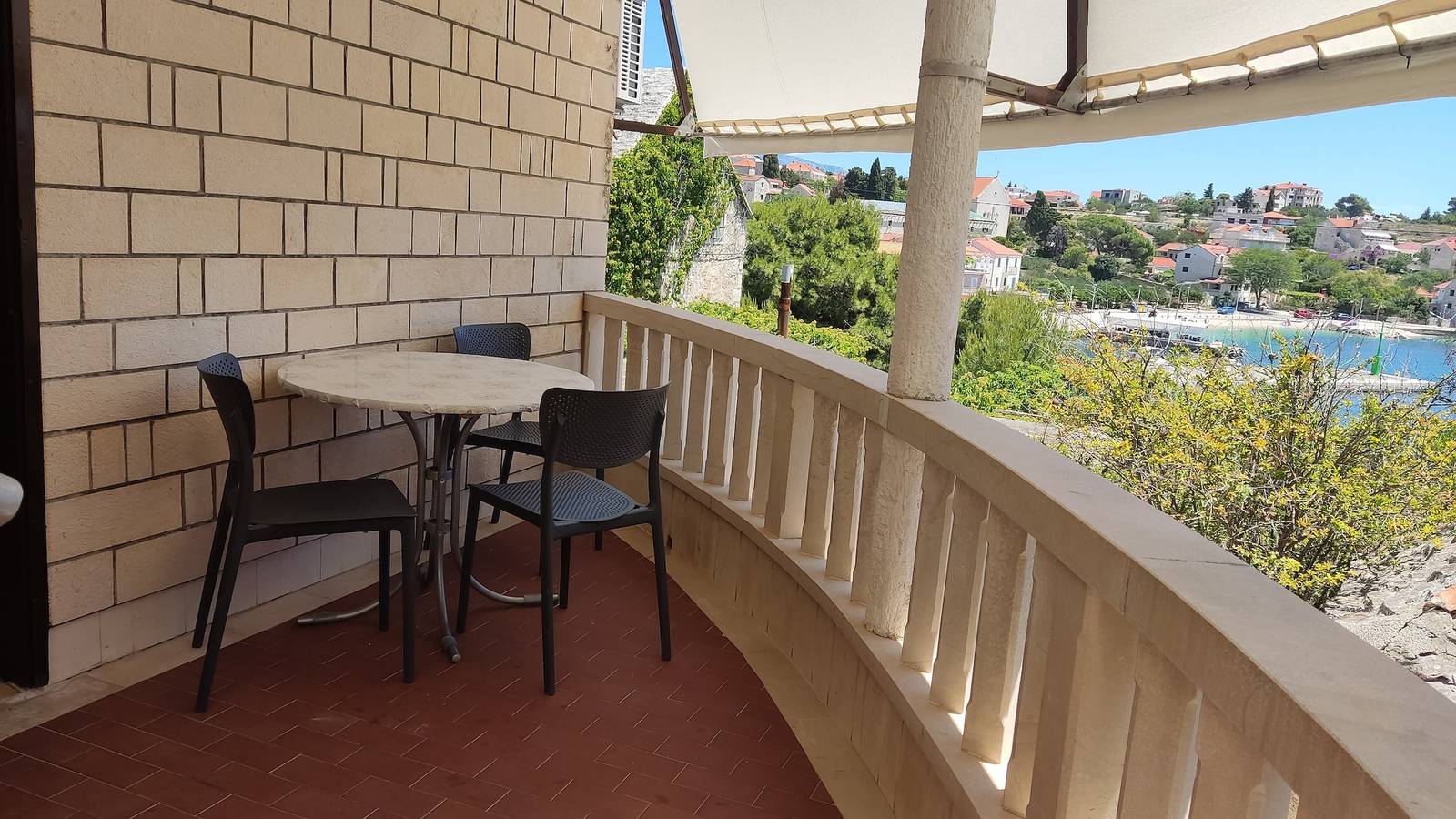 Cały apartament, Dwupokojowy apartament z tarasem i widokiem na morze Sumartin, Brač A-2951-a in Sumartin, Brac