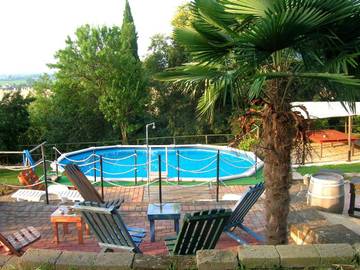 Cottage pour 2 personnes, avec piscine ainsi que jardin et vue, adapté aux familles à Longare