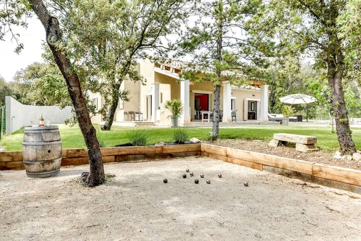 Location de vacances pour 8 personnes, avec jardin, adapté aux familles à Lourmarin - 3