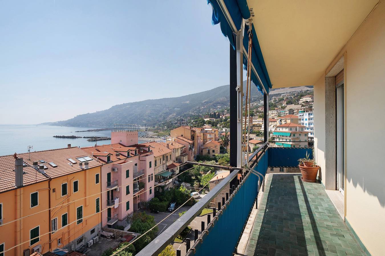 Ganze Wohnung, Ferienwohnung 'Margherita' mit Meerblick, Balkon und Wlan in Ospedaletti, Ospedaletti Gemeinde