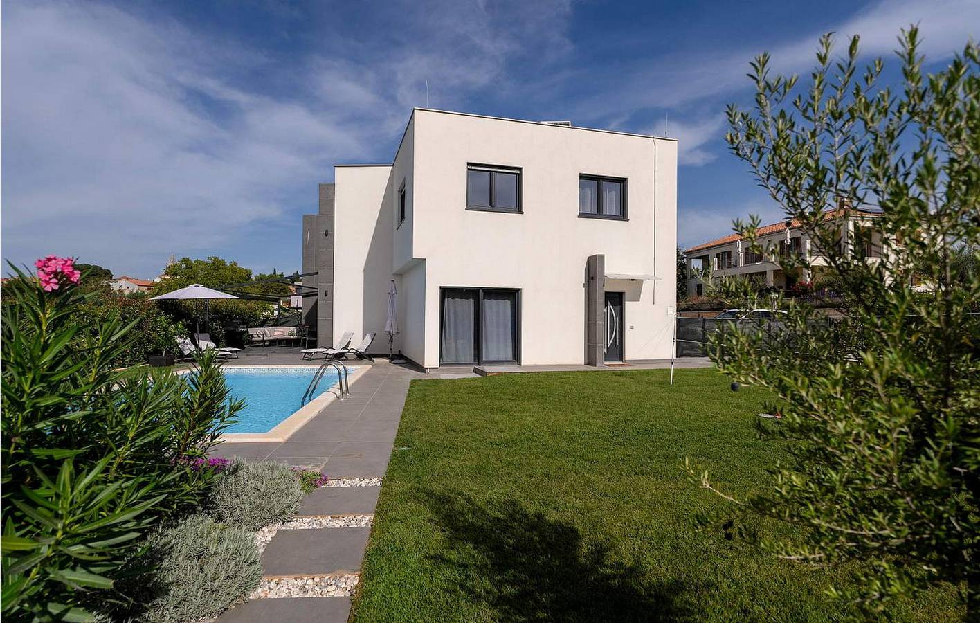 Ferienwohnung mit Meerblick, Terrasse, Parkplatz und WLAN in Labinci in Kastelir, Općina Kaštelir - Labinci