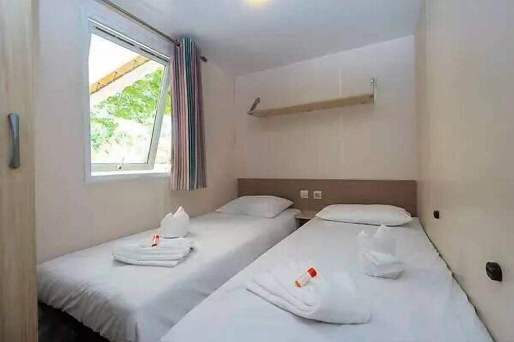 Mobil-home | Comfort | 3 Ch. | 6 pers. | Terrasse surélevée | A/C | Tv in Lit-et-Mixe, Côte d’Argent
