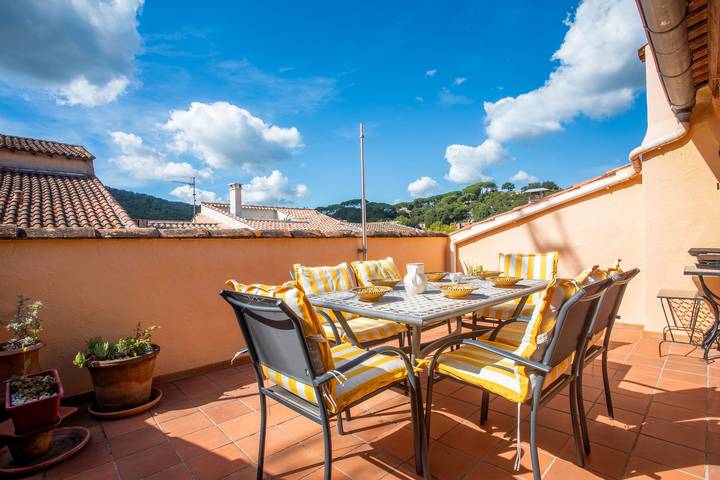 Location de vacances pour 8 personnes à Collobrières