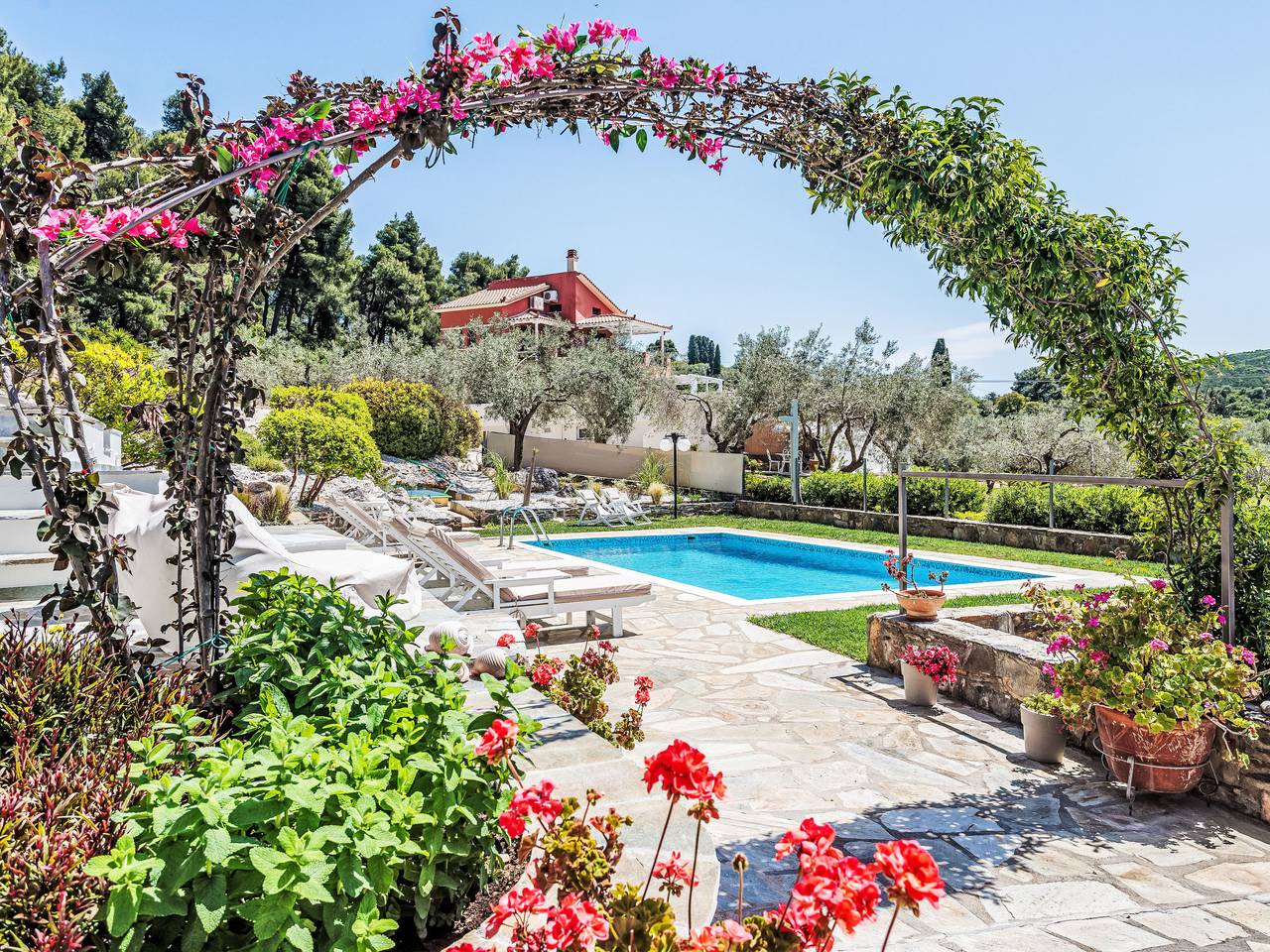 Villa Pine Trees bei Kardous, Skopelos Privater Pool in Sporadi